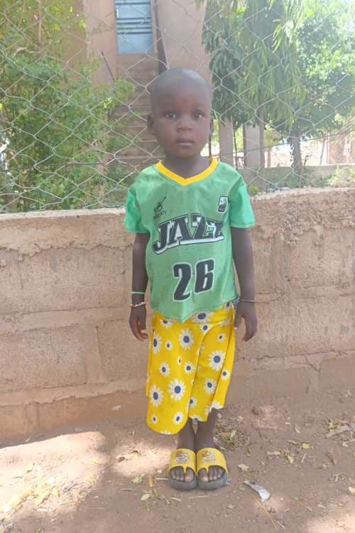 An unsponsored girl named Edith from Burkina Faso who lives in an AIDS-affected area, is vulnerable to exploitation and has waited 591 days for a sponsor.