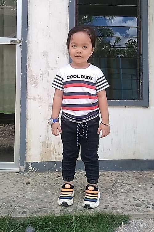 An unsponsored boy named Elijah from Philippines who has waited 586 days for a sponsor.