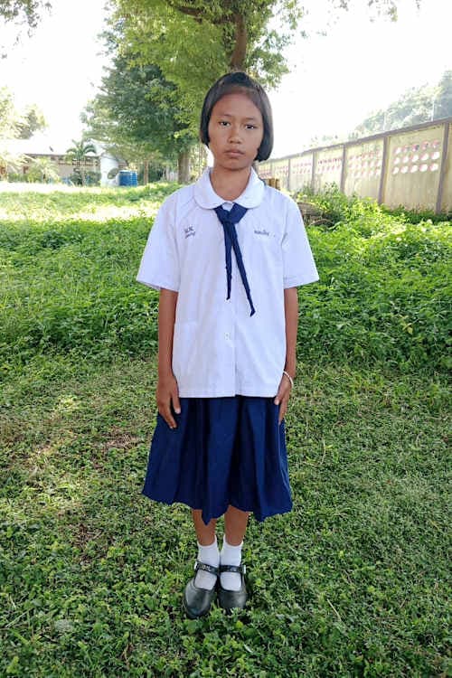 An unsponsored girl named Naw Paw Eh Say from Thailand who has waited 482 days for a sponsor.