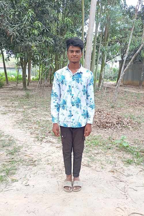 An unsponsored boy named Rakib from Bangladesh who is vulnerable to exploitation and has waited 47 days for a sponsor.