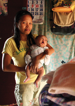 gift-to-mom-and-baby-255x360.jpg