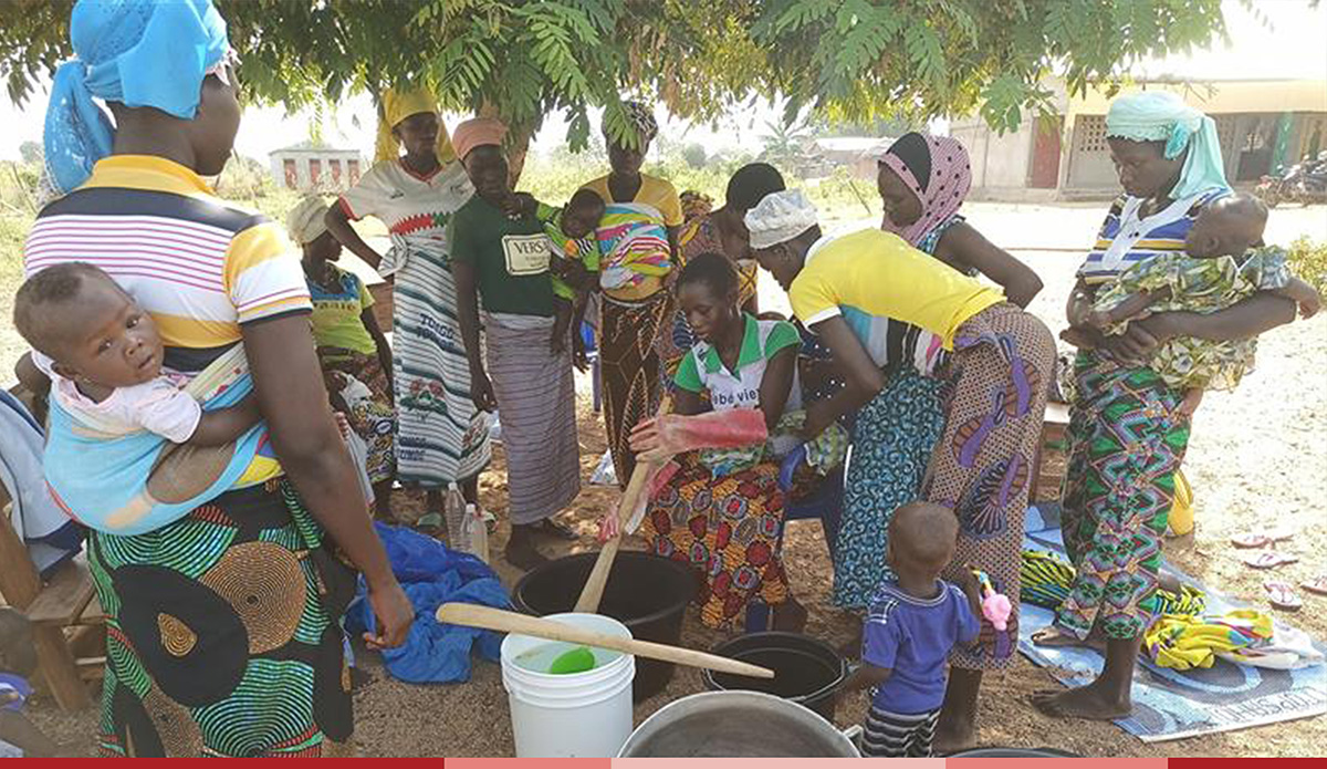 a group of moms learn to soap making
