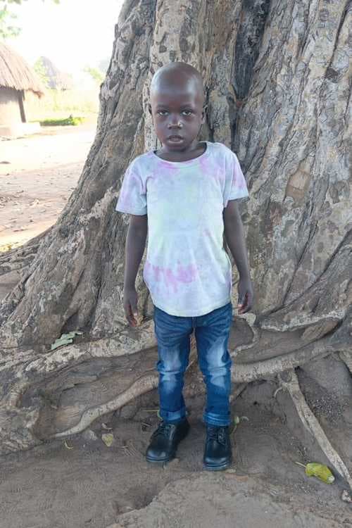 An unsponsored boy named Elvis from Uganda who lives in an AIDS-affected area, is vulnerable to exploitation and has waited 497 days for a sponsor.