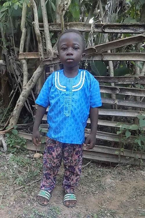 An unsponsored girl named Espoir from Togo who lives in an AIDS-affected area, is vulnerable to exploitation and has waited 460 days for a sponsor.