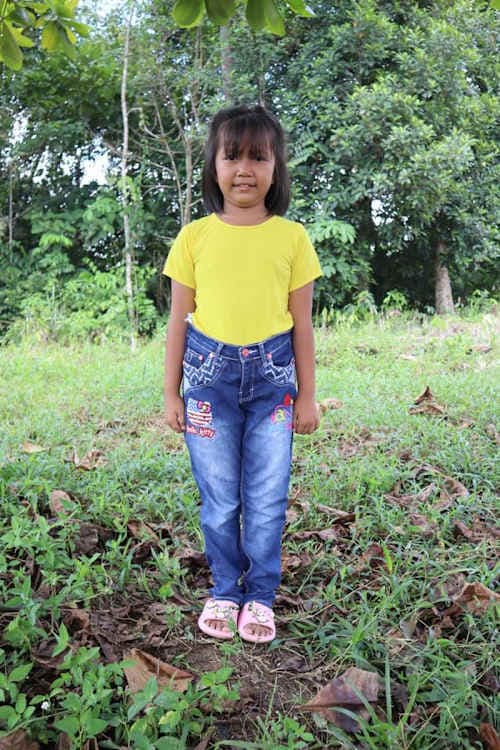 An unsponsored girl named Jihan from Indonesia who has waited 465 days for a sponsor.