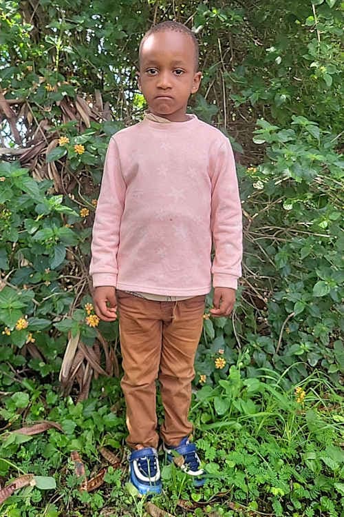 An unsponsored boy named Frank from Tanzania who lives in an AIDS-affected area, is vulnerable to exploitation and has waited 470 days for a sponsor.