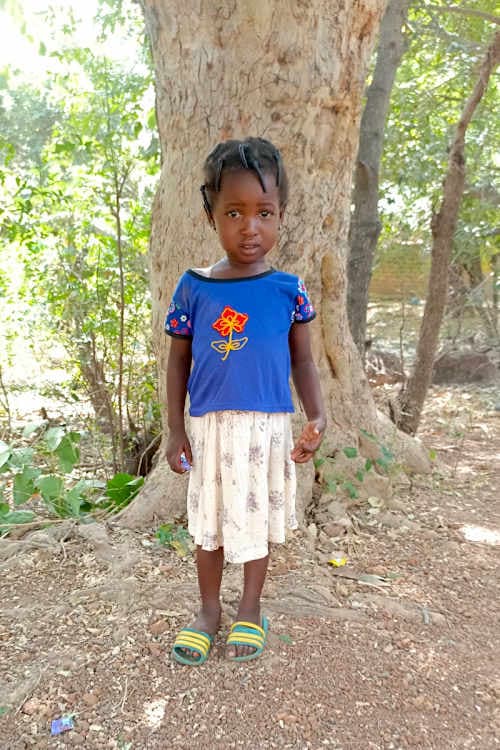 An unsponsored girl named Dofinde from Burkina Faso who lives in an AIDS-affected area, is vulnerable to exploitation and has waited 478 days for a sponsor.