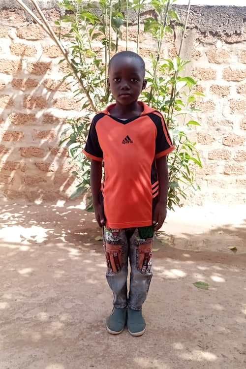 An unsponsored boy named Osee from Burkina Faso who lives in an AIDS-affected area, is vulnerable to exploitation and has waited 493 days for a sponsor.