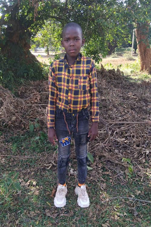 An unsponsored boy named Oundo from Uganda who lives in an AIDS-affected area, is vulnerable to exploitation and has waited 290 days for a sponsor.