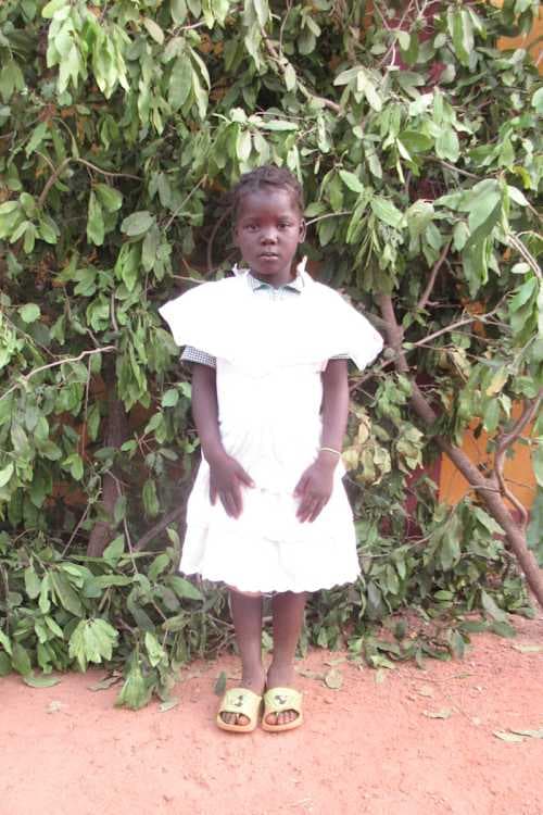 An unsponsored girl named Evangéline from Burkina Faso who lives in an AIDS-affected area, is vulnerable to exploitation and has waited 470 days for a sponsor.