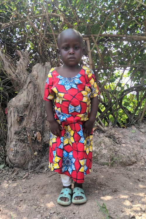 An unsponsored girl named Diane from Rwanda who lives in an AIDS-affected area, is vulnerable to exploitation and has waited 479 days for a sponsor.