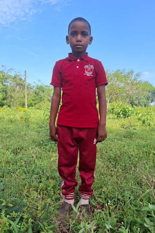 An unsponsored girl named Sabrina from Tanzania who lives in an AIDS-affected area, is vulnerable to exploitation and has waited 476 days for a sponsor.