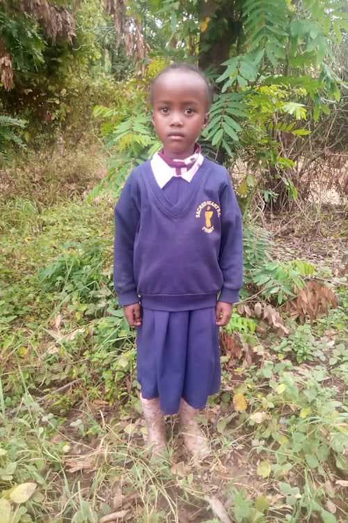 An unsponsored girl named Jayleen from Kenya who lives in an AIDS-affected area and has waited 451 days for a sponsor.