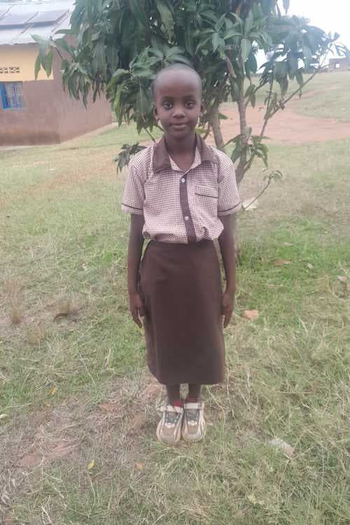 An unsponsored girl named Moreen from Rwanda who lives in an AIDS-affected area, is vulnerable to exploitation and has waited 476 days for a sponsor.