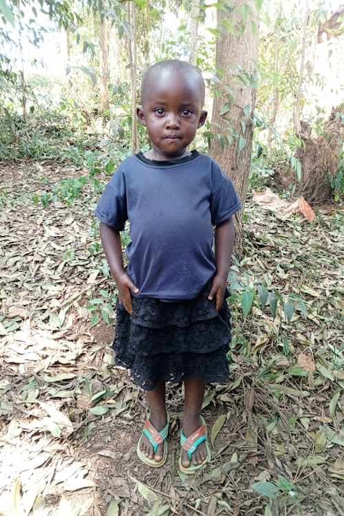 An unsponsored girl named Queen from Rwanda who lives in an AIDS-affected area, is vulnerable to exploitation and has waited 427 days for a sponsor.