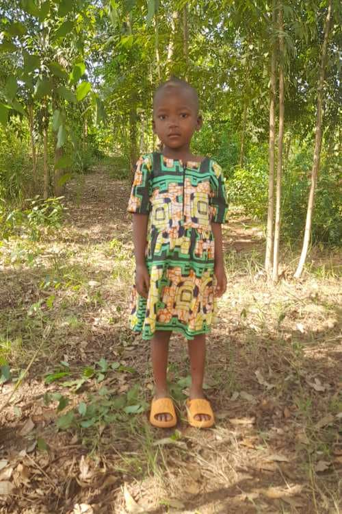 An unsponsored girl named Claudine from Rwanda who lives in an AIDS-affected area, is vulnerable to exploitation and has waited 482 days for a sponsor.