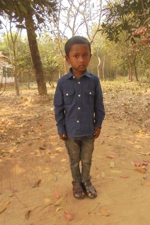 An unsponsored boy named Soyab from Bangladesh who is vulnerable to exploitation and has waited 417 days for a sponsor.