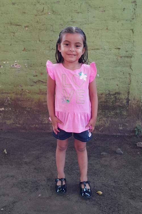 An unsponsored girl named Samara from El Salvador who has waited 526 days for a sponsor.