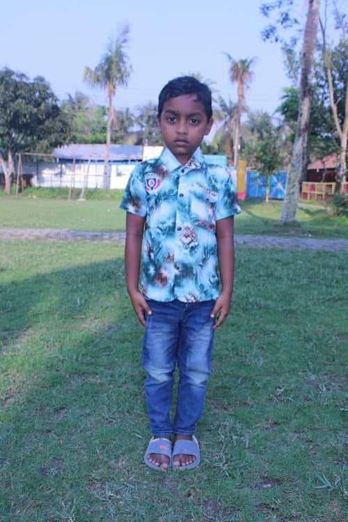 An unsponsored boy named Apon from Bangladesh who is vulnerable to exploitation and has waited 538 days for a sponsor.