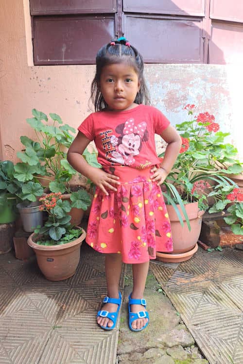 An unsponsored girl named Kimberly from El Salvador who has waited 484 days for a sponsor.
