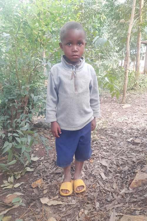 An unsponsored boy named Philimin from Rwanda who lives in an AIDS-affected area, is vulnerable to exploitation and has waited 438 days for a sponsor.
