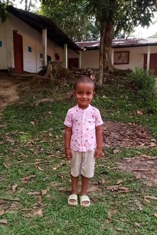 An unsponsored boy named Mustakim from Bangladesh who is vulnerable to exploitation and has waited 377 days for a sponsor.