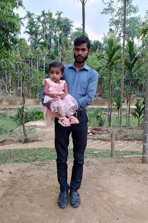 An unsponsored girl named Tonusree from Bangladesh who is vulnerable to exploitation and has waited 386 days for a sponsor.