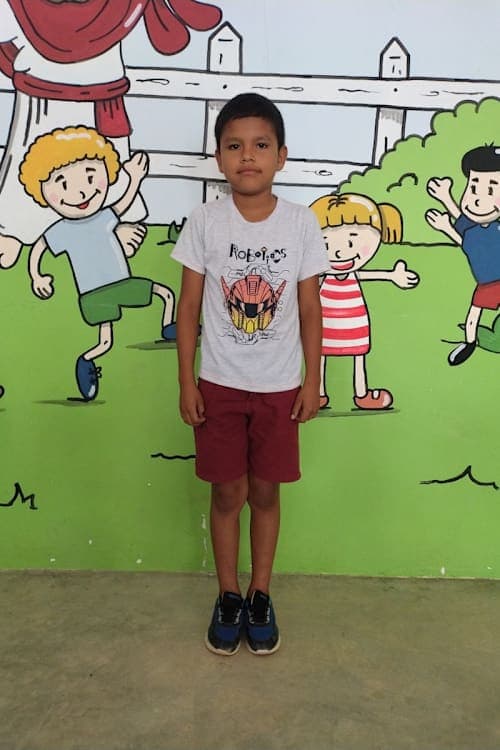 An unsponsored boy named Elías from Colombia who has waited 462 days for a sponsor.