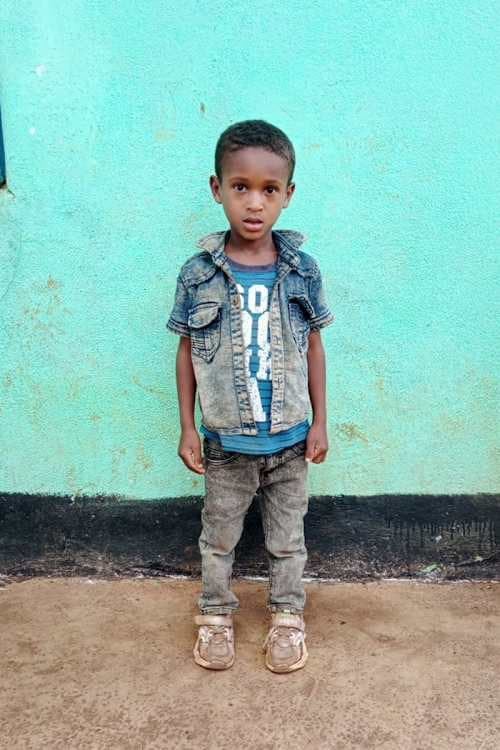 An unsponsored boy named Lemi from Ethiopia who lives in an AIDS-affected area, is vulnerable to exploitation and has waited 379 days for a sponsor.