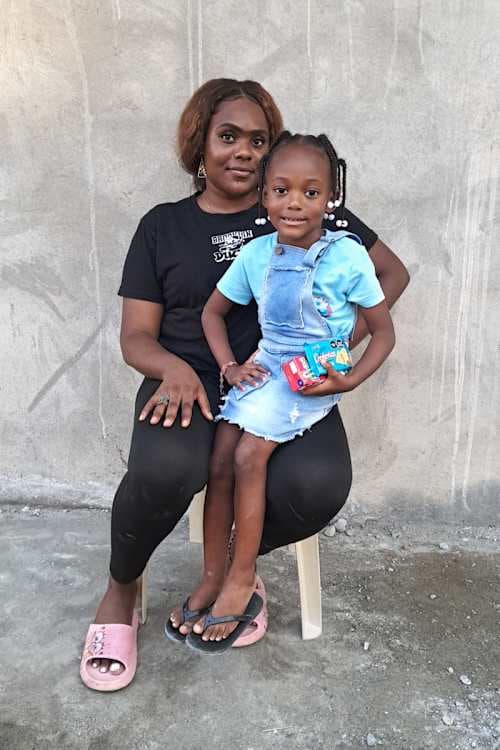 An unsponsored girl named Yeilyn from Colombia who has waited 456 days for a sponsor.