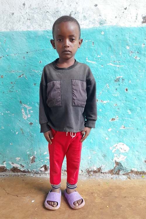 An unsponsored boy named Befekadu from Ethiopia who lives in an AIDS-affected area, is vulnerable to exploitation and has waited 424 days for a sponsor.
