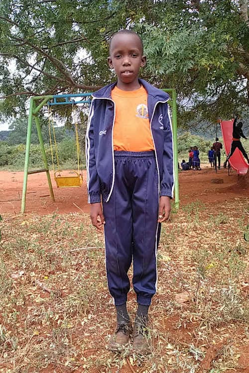 An unsponsored girl named Damaris from Kenya who lives in an AIDS-affected area and has waited 547 days for a sponsor.