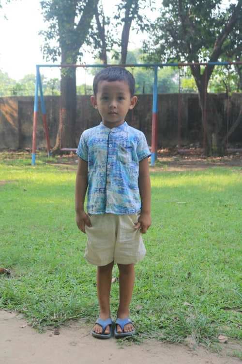 An unsponsored boy named Singmongsing from Bangladesh who is vulnerable to exploitation and has waited 472 days for a sponsor.