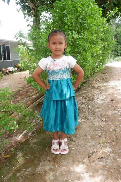 An unsponsored girl named Putri from Indonesia who has waited 380 days for a sponsor.