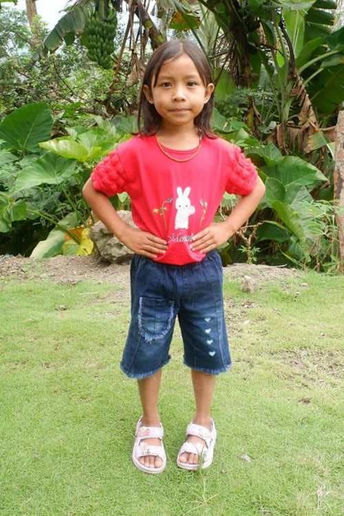 An unsponsored girl named Kia from Indonesia who has waited 424 days for a sponsor.