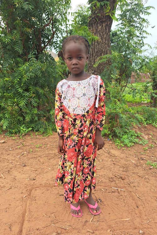 An unsponsored girl named Mufida from Ghana who lives in an AIDS-affected area and has waited 331 days for a sponsor.