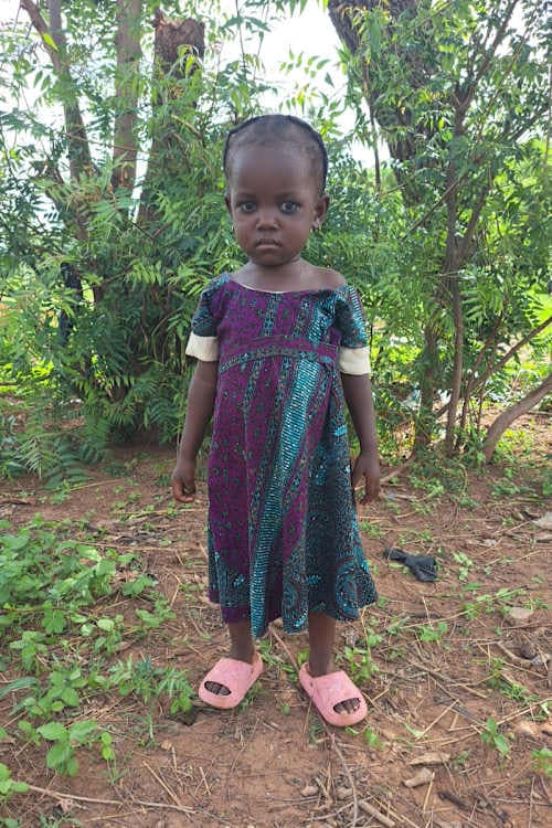 An unsponsored girl named Memunatu from Ghana who lives in an AIDS-affected area and has waited 347 days for a sponsor.