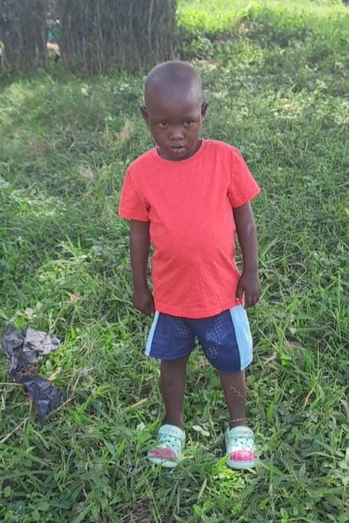 An unsponsored boy named Lenon from Uganda who lives in an AIDS-affected area, is vulnerable to exploitation and has waited 453 days for a sponsor.