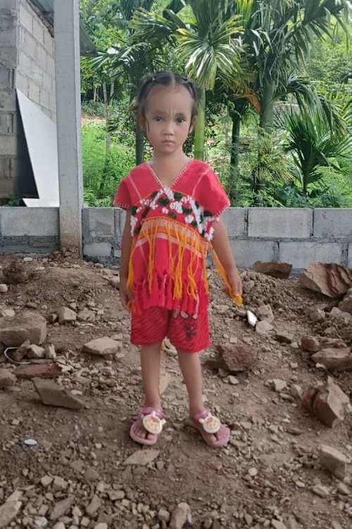 An unsponsored girl named Vinatda from Thailand who has waited 421 days for a sponsor.