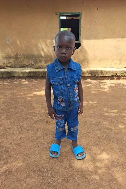 An unsponsored boy named Biiyonbi from Ghana who lives in an AIDS-affected area and has waited 347 days for a sponsor.