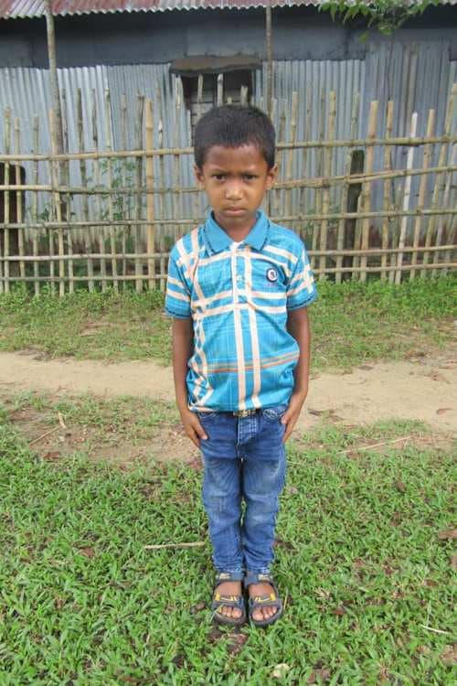 An unsponsored boy named Rajib from Bangladesh who is vulnerable to exploitation and has waited 624 days for a sponsor.