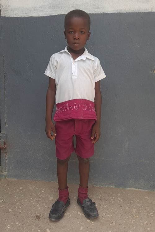 An unsponsored boy named Dòdò from Haiti who is vulnerable to exploitation and has waited 899 days for a sponsor.