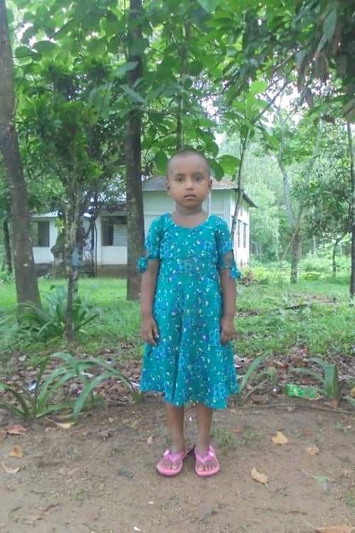 An unsponsored girl named Roza from Bangladesh who is vulnerable to exploitation and has waited 424 days for a sponsor.