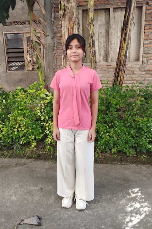 An unsponsored girl named Jesika from Indonesia who has waited 13 days for a sponsor.