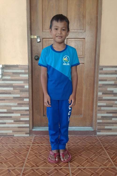 An unsponsored boy named Sparkle from Philippines who has waited 481 days for a sponsor.