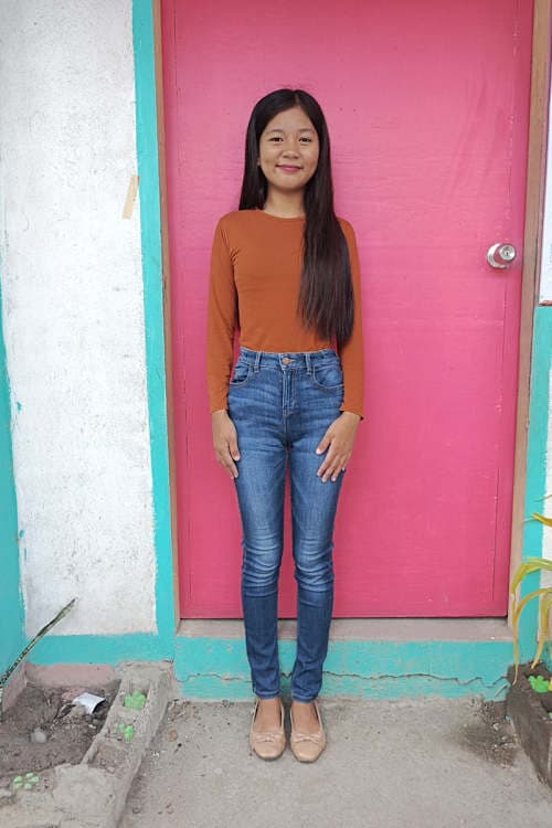 An unsponsored girl named Ariane from Philippines who has waited 28 days for a sponsor.
