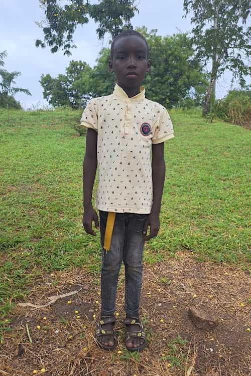 An unsponsored boy named Ismail from Tanzania who lives in an AIDS-affected area, is vulnerable to exploitation and has waited 398 days for a sponsor.