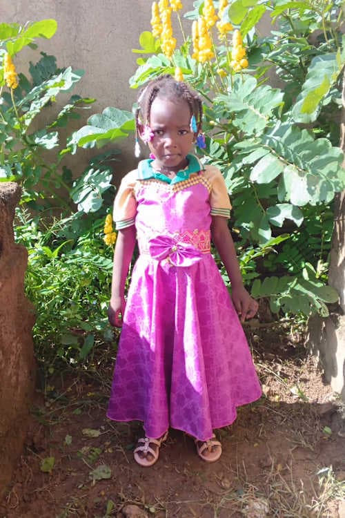 An unsponsored girl named Soukaïna from Burkina Faso who lives in an AIDS-affected area, is vulnerable to exploitation and has waited 375 days for a sponsor.
