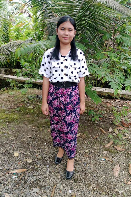 An unsponsored girl named Dwi from Indonesia who has waited 295 days for a sponsor.