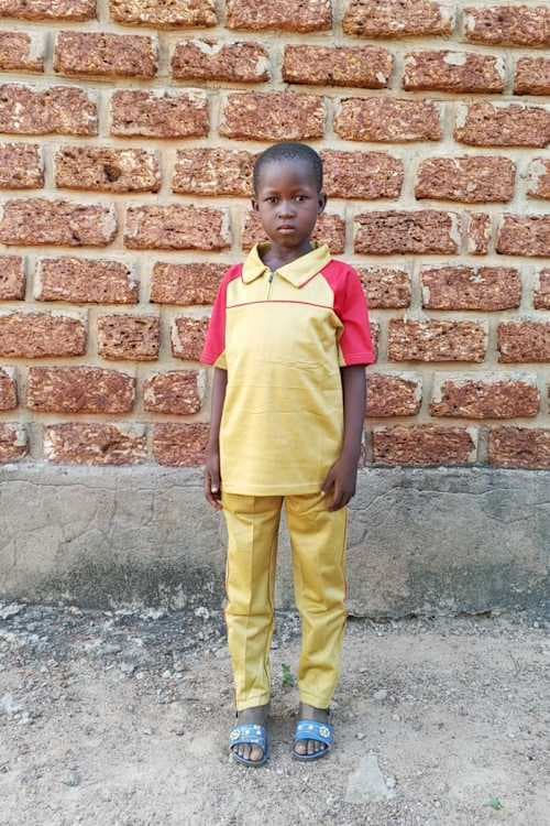 An unsponsored girl named Alizeta from Burkina Faso who lives in an AIDS-affected area, is vulnerable to exploitation and has waited 610 days for a sponsor.